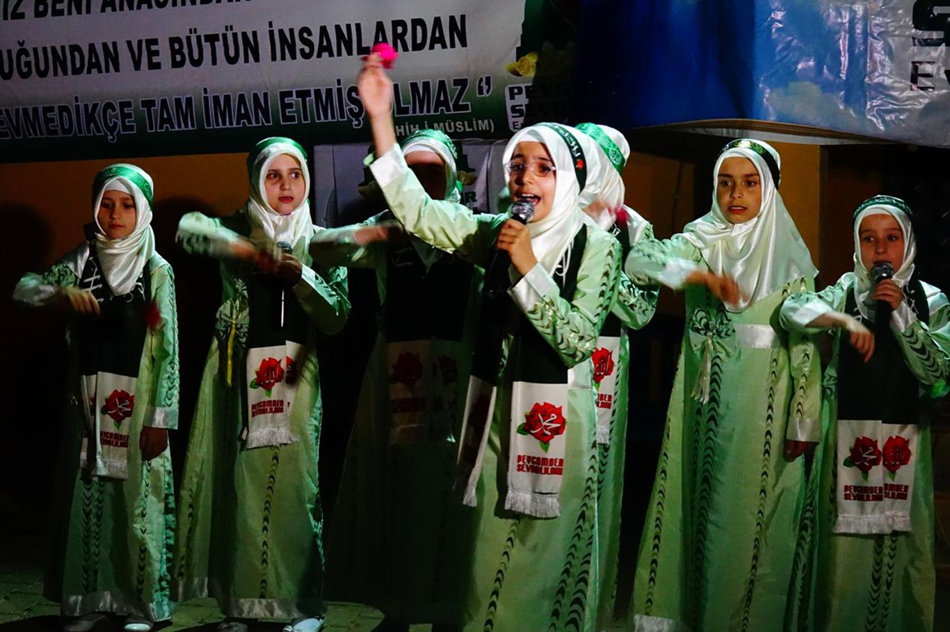 "Çukur ve ateşten kurtulmak için Kur’an’ın ipine sarılmalıyız" "Çukur ve ateşten kurtulmak için Kur’an’ın ipine sarılmalıyız"